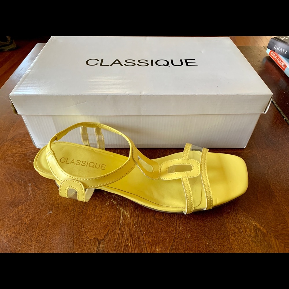 Classique Short Yellow Heels